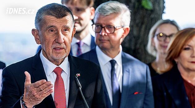 Je to past, snížit deficit za rok z 310 na 150 miliard nejde, zlobí se Babiš kvůli vetu na Pavla