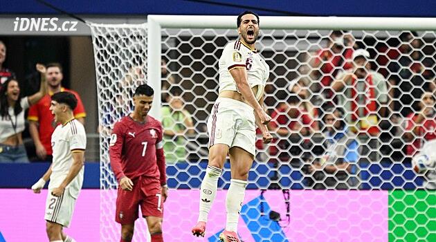 Ten, co poslal Ronalda domů. Žolík Merino opět úřadoval, přitom MS málem nestihl