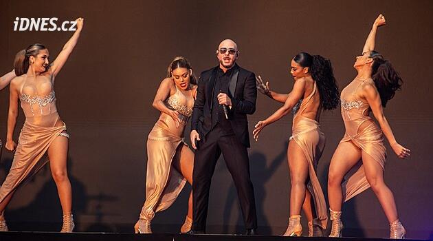 V první třídě neuměl anglicky, na střední ho nechtěli. Proč rapper Pitbull založil vlastní školy?