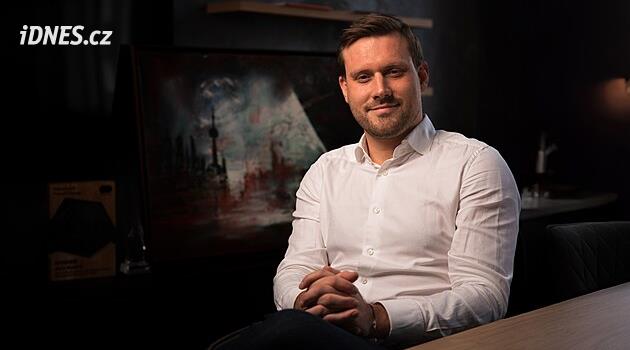 Levnější ropa nestačí, marže rafinérií jsou rekordní, říká expert