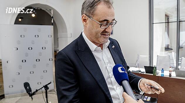 Podezřelý nález. V jednacím sále vlády leželo nahrávací zařízení, policii to nikdo neřekl