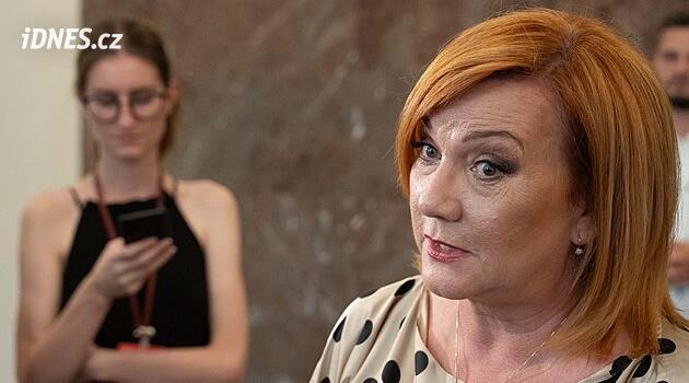 Senátoři nezamítli EET. Chtějí zrušit limit daňového osvobození u zdravotních benefitů