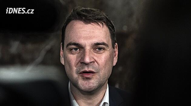 Macinka zveřejnil SMS od prezidenta a obvinil ho ze lži. Nenechám se očerňovat, prohlásil