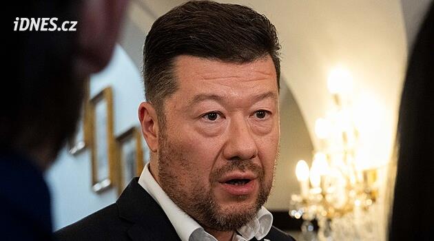 Zrušit víza a přivézt Terakotovou armádu. Předseda Sněmovny Okamura prozradil své plány v Číně