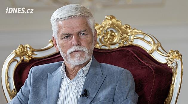 Zda budu obhajovat, oznámím příští rok, řekl Pavel. Odmítl Babišův výrok