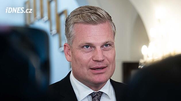 Filip Turek měl v centru Prahy nehodu, jeho vůz se střetl s nemocničním autem