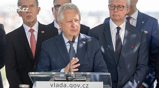 Armáda dostane z rozpočtu dvě procenta HDP, řekl Babiš. Zůna vyzdvihl nábor vojáků