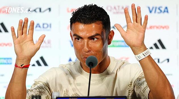 Ty mě nemáš rád, tak se ptej! Ronaldo si rýpl do kritiků, obul se do něj i Zlatan