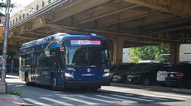 Letos do června jezdila načerno téměř polovina cestujících v newyorských autobusech,