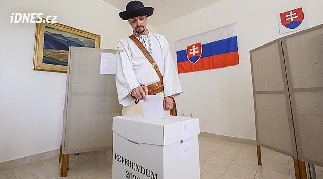 Slovenské referendum o rentě a obnovení úřadů nebude platné kvůli nízké účasti