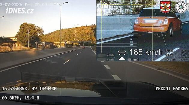 Chtěl se předvést před dívkou. Novopečený řidič překročil rychlost o víc než stovku