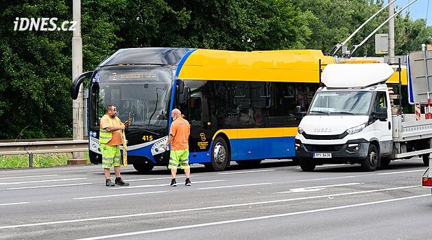 Hlavní výjezd ze Zlína je průjezdný. Silničáři opravy dokončili s předstihem