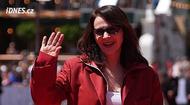 Juliette Binoche, Karlovy Vary'de In Us belgeselinin galasını yaptı