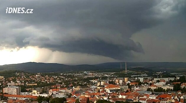 Česko zasáhne extrémní počasí, varují meteorologové. Na Příbramsku se objevila supercela