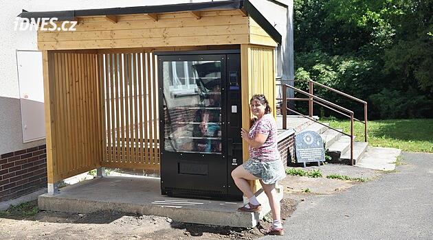 Vejcomat i bramboromat. Farmáři stále častěji vsázejí na samoobslužné prodejny