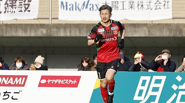 Král Kazu se opět trefil. Japonský fotbalový nezmar v 59 letech pomohl k demolici Iwaki Furukawa