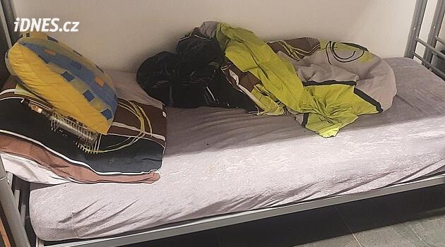 Prachaticko'daki akıl hastanesinde sarhoş bir müşteriyle sorunları çözdüler