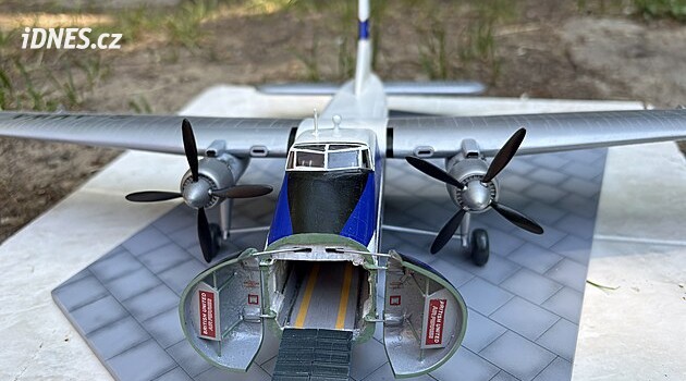 Od královské rodiny po ovce a krávy. Bristol 170 Superfreighter vozil vše