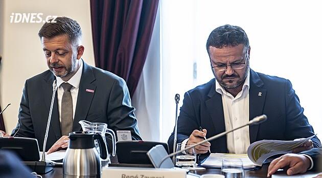 Opozice jednala s řediteli ČT a rozhlasu. Nechce připustit změnu financování veřejnoprávních médií