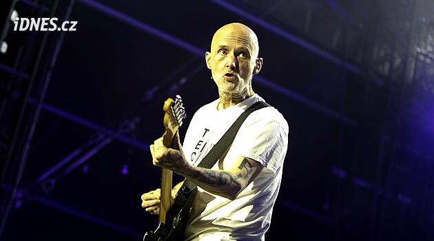 Průtrž zaháněli uhrančiví Tata Bojs či ďábelský Moby. Třetí den Colours ve fotografiích