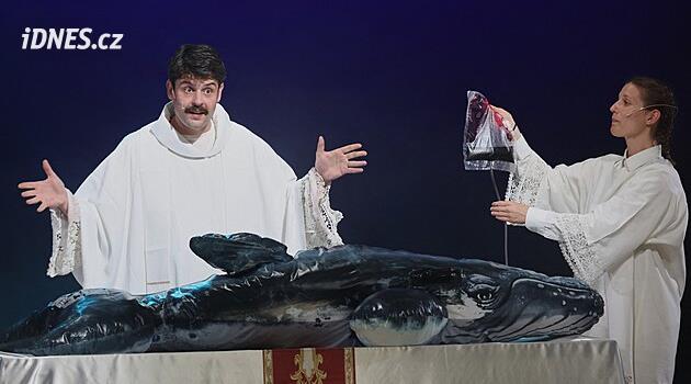Timmy jako pašijový příběh. Němci nacvičili o uhynulé velrybě divadelní hru