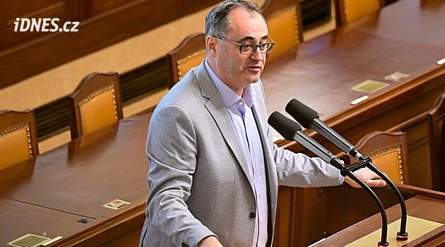 Motoristé by podpořili uvedení podílu letiště na burzu, řekl Šťastný. Proti není ani Vondra