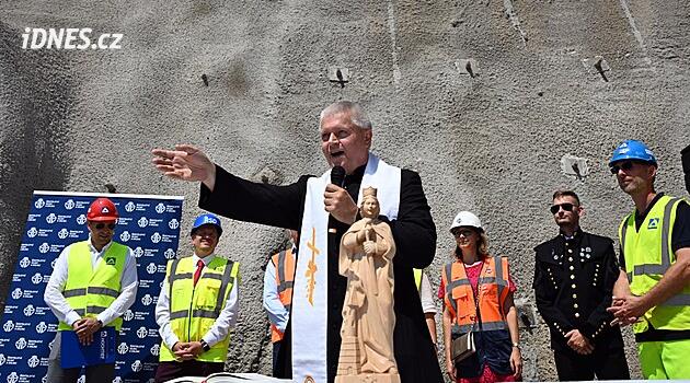 Stavbaři začali s ražbou průzkumné štoly pro tunel Luka na středočeské D3