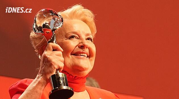 Vary vyhrál film Padlé ovoce. Čestné ceny převzaly Vášáryová, Binocheová a Wright