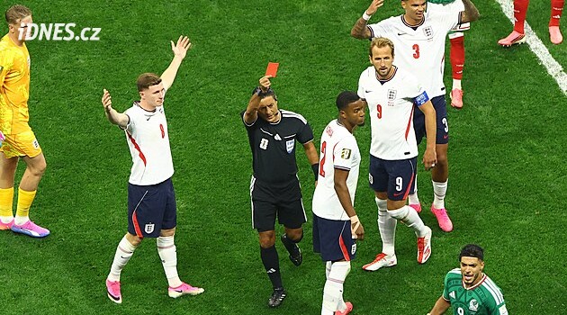 Tři rozhodčí z Jižní Ameriky? Nejsou dost dobří, kritizoval Tuchel penaltu proti Anglii