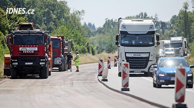 Komplikace při cestě na dovolenou. Opravuje se obchvat na tahu do Rakouska