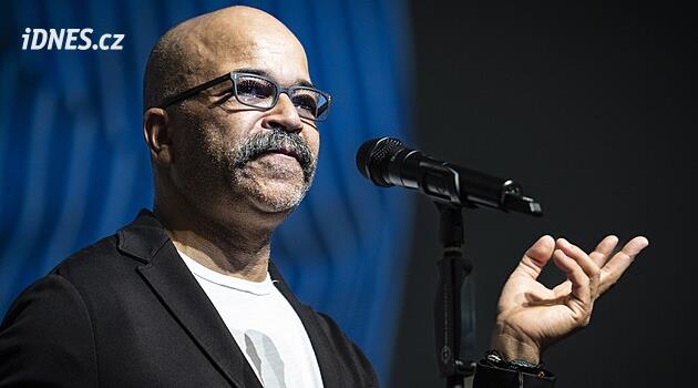 Americký herec Jeffrey Wright na karlovarském festivalu uvedl film Basquiat