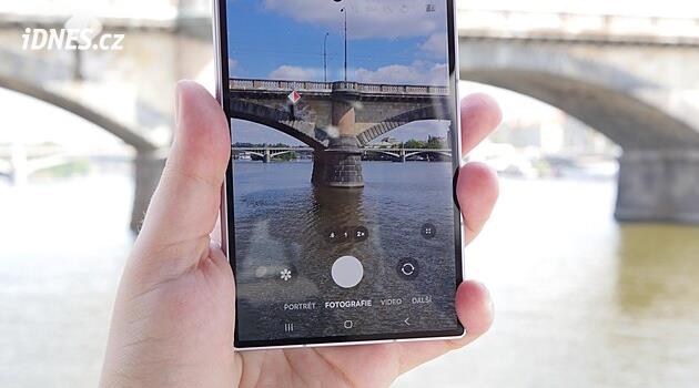 Až si tento telefon vezmete do ruky, tak se teprve začnete divit. Je to velká změna