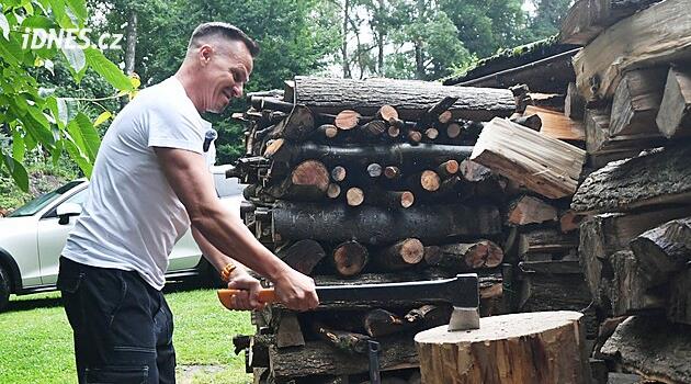 Teplice'nin müdürü iddiayı kaybetti ve bir hayranına yakacak odun kesti