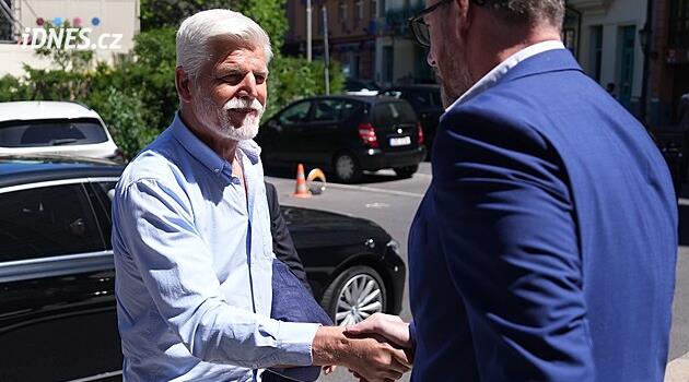 KVIFF 2026: Prezident Petr Pavel ve Varech zašel na kultovní devadesátkový film