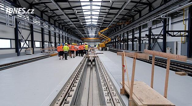 Çek Demiryolları Cheb'deki dev servis salonunu tamamlıyor