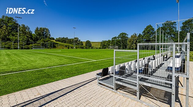 Ze skládky vyrostlo sportoviště, trénovat tu budou fotbalisté i lyžaři