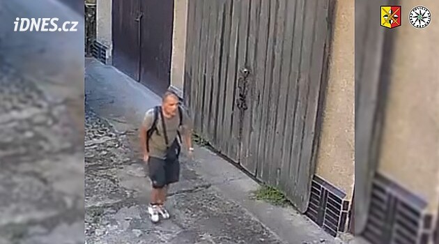 Pražští policisté zadrželi muže kvůli znásilnění a vloupání, hledají svědky