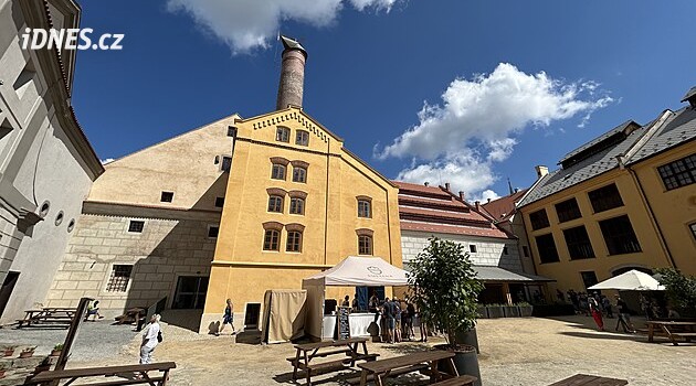 Jindřichov Hradec'teki bira fabrikası altmış yıl sonra yeniden bira üretiyor