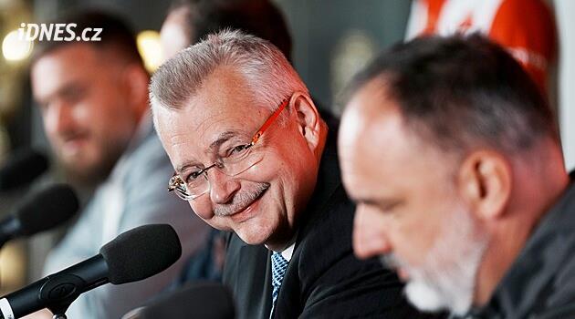 Chorý zůstává ve Slavii. Tvrdík potvrdil: Rozhodl majitel Tykač. Douděra odchází