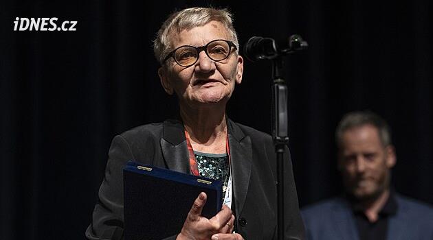 Bez vás by Bartoška Golema neporazil. Mirka Spáčilová dostala cenu od festivalu