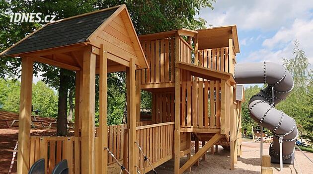 Dětský park Hříčky zve na lana i tobogan, nová je okružní cesta pro pěší