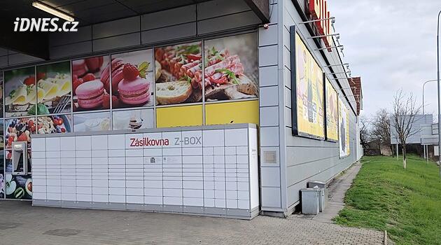 Nákupy i zásilky na jednom místě. Výdejní boxy u supermarketů bodují