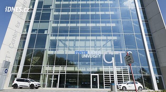 Trump odrazuje zahraniční studenty. Těží z toho Evropa i Asie