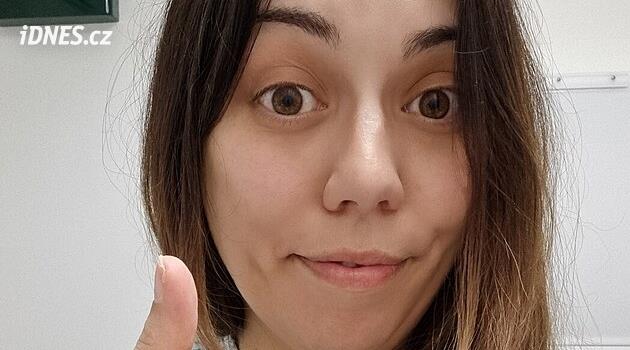 Rakovinu porazila, přesto denně trpí. Léčba jí změnila život navždy
