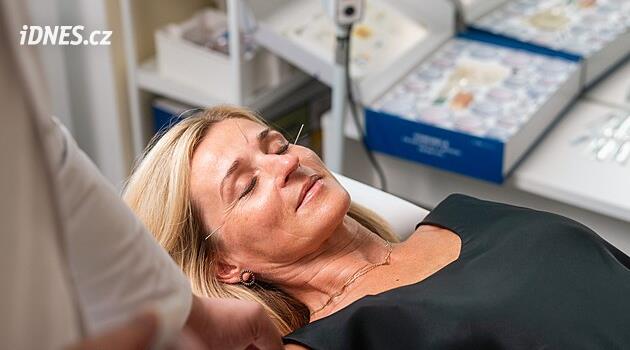 Akupunktura a západní medicína: lékaři popisují, kde má jejich propojení smysl a kde končí