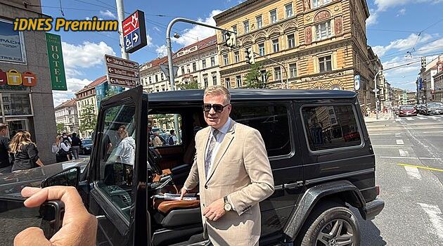 Turkova éra končí, už není celebritou. Politologové o osudu nejviditelnějšího Motoristy