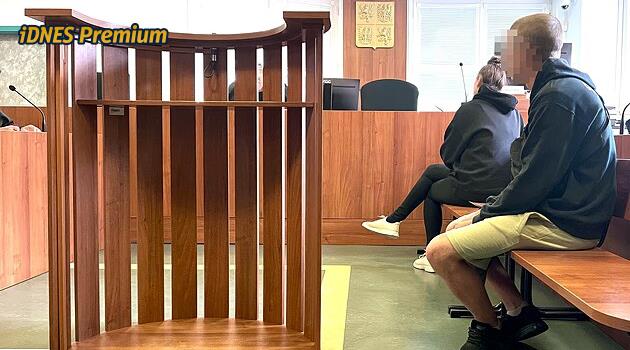 Küçük çocuğa istismar: Anne ve eski partneri kaburgalarını ve dirseğini kırdı