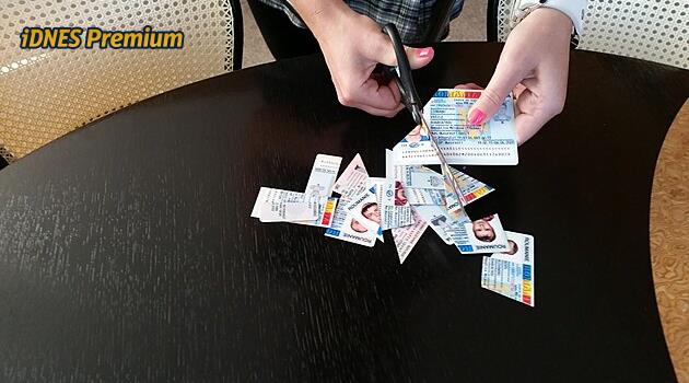 Občanky, řidičáky, pasy. Jak jednoduché je koupit si novou identitu