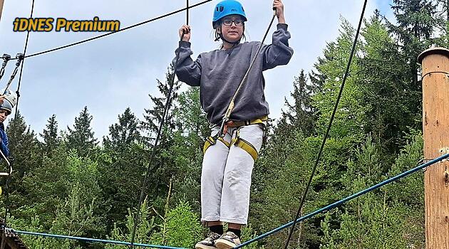 Znova přešla na plínky, někdy neudrží lžičku. Dětské revma je těžké odhalit, včasná léčba je naděje