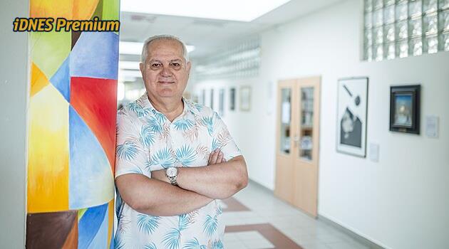 Držitel Ceny města Vsetína Miroslav Urubek o práci učitele, divadle a proměně studentů
